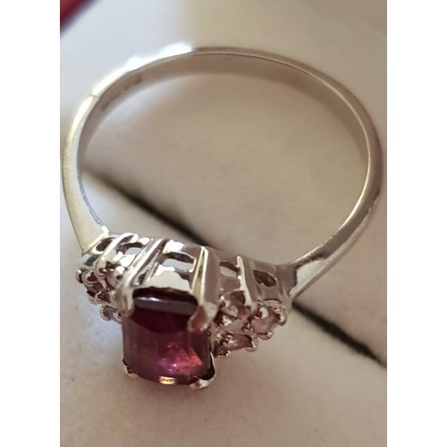 291 - 9ct white gold tourmaline and morganite size 0