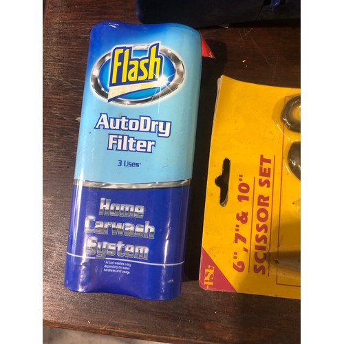 451 - Flash car wash and scissor set etc