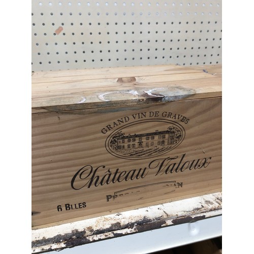 775 - Case of 6 bottles of 2000 Chateau Valoux, Grand Vin De Graves, France. Stored in a temperature and h... 