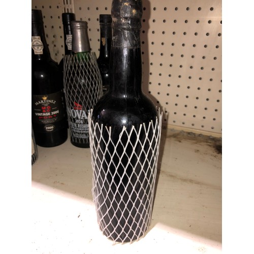 779 - 1 bottle of 1960 Corney & Barrow Vintage Port, Portugal. Stored in a temperature and humidity contro... 