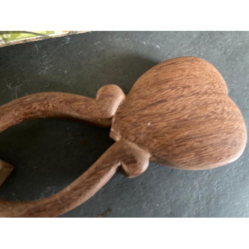 188 - wooden interlocking heart love spoon