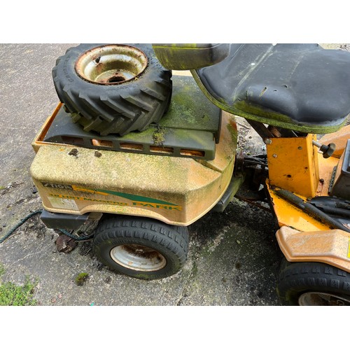 3 - Stiga park 18 HST Magpro.  Ride on mower in need of restoration,