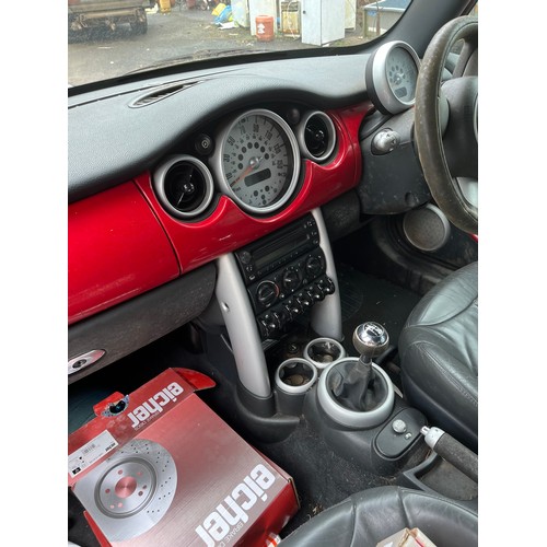 63 - Mini Cooper, 2004, red convertible. Sorn at present, V5 and services history, requires brakes and di... 