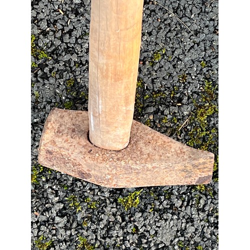 143 - Log splitting axe