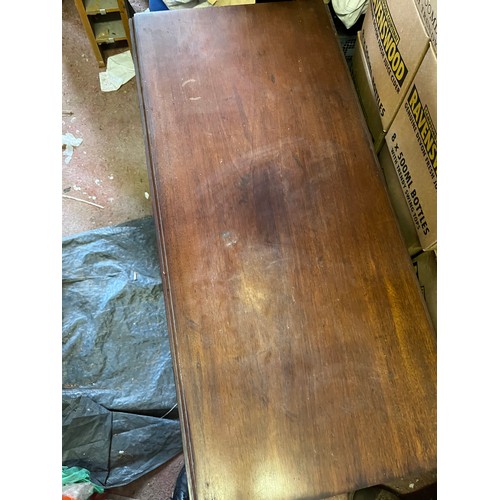 231 - Mahogany drop leaf dining table