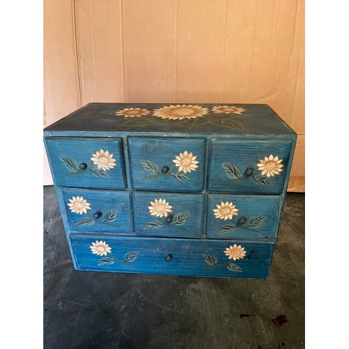 250 - Pretty little painted jewellery box,