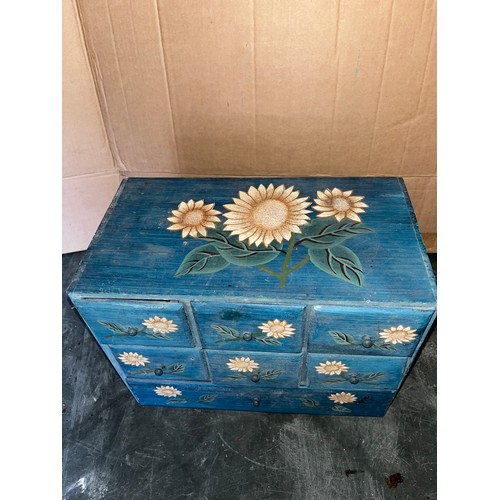 250 - Pretty little painted jewellery box,