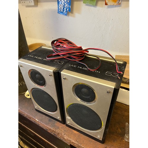 277 - Pair of AKAI 3 dimentional speakers. Model AE-53