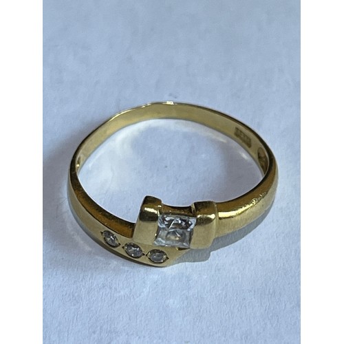 378 - A sparkling Vintage 14ct Gold Diamond Engagement Ring