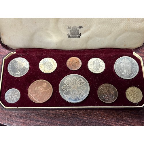 428 - 1953, boxed coronation, coin, set uncirculated,