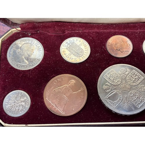 428 - 1953, boxed coronation, coin, set uncirculated,