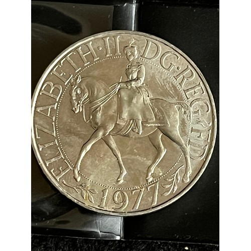 510 - Elizabeth 2, 1977, Jubilee crown.