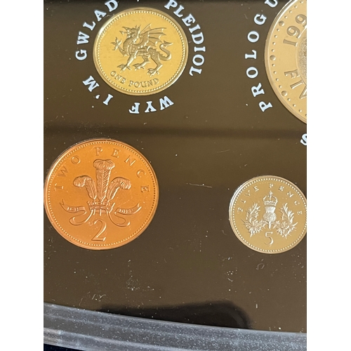 511 - Boxed millennium proof set including £5 coin