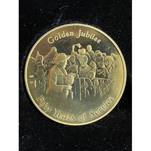 514 - The Queens golden Jubilee commemorative medal 1952 to 2002. With info and box of issue