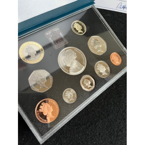 521 - 1997 UK coin proof set boxed with certificate,