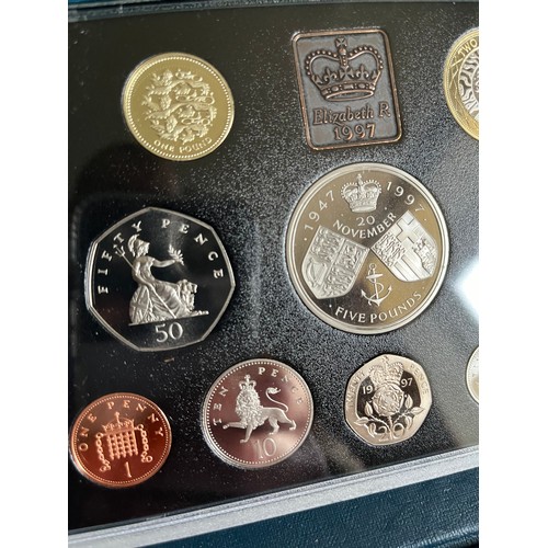 521 - 1997 UK coin proof set boxed with certificate,