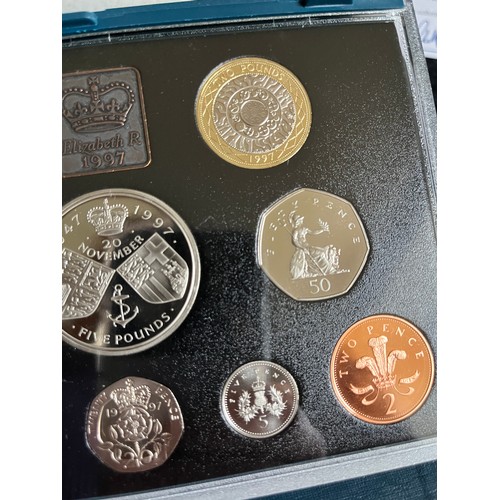 521 - 1997 UK coin proof set boxed with certificate,