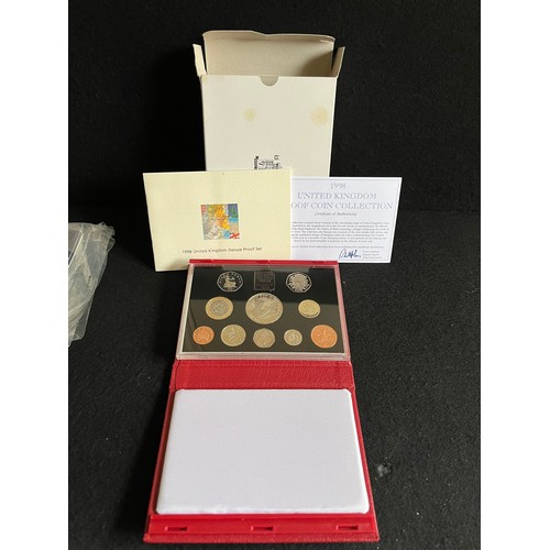 522 - 1998 UK coin proof set boxed with certificate,