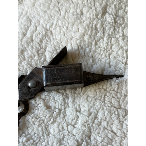 567 - Old Wick trimming scissors.