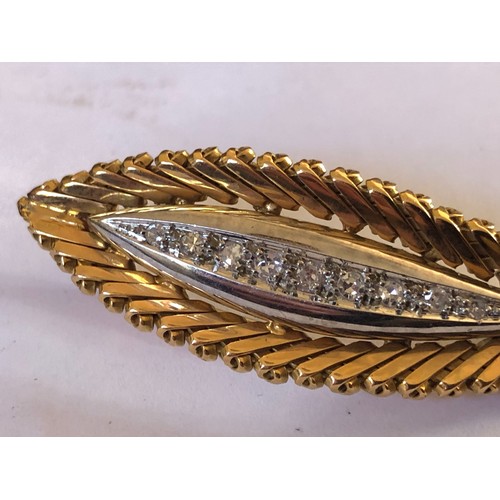 70 - 18k brooch Yellow and white gold with diamonds. 14.9 grams