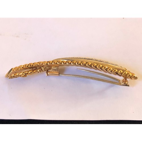 70 - 18k brooch Yellow and white gold with diamonds. 14.9 grams