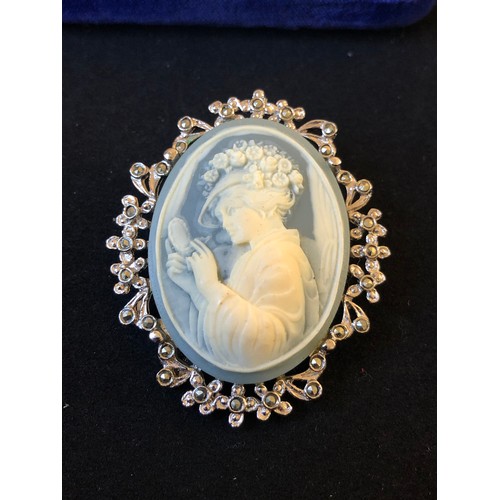 62 - Blue and white cameo brooch in Rhodium plate with Marcasite jewels