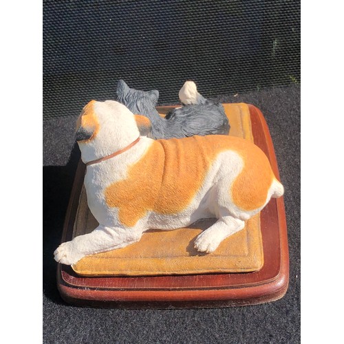 146 - Simpson resin dog figurine c.1989