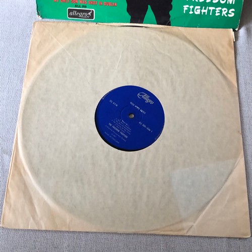 12 - The freedom fighters. Irish rebel songs . Allegro records. ALL859