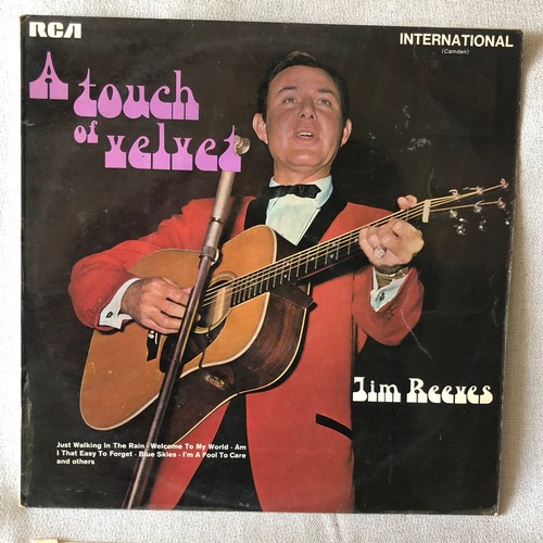 75 - Jim Reeves. A touch of velvet. RCA International Camden stereo INTS 1089