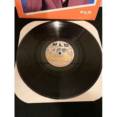 389 - Little Milton. Movin' to the country. Import. MAL-7445