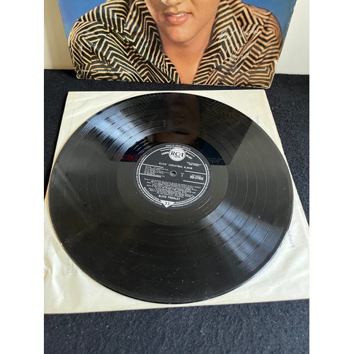 417 - Elvis' Christmas Album. RCA. RD-27052