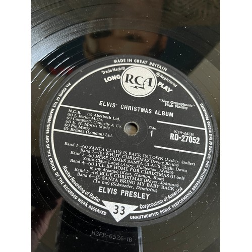 417 - Elvis' Christmas Album. RCA. RD-27052