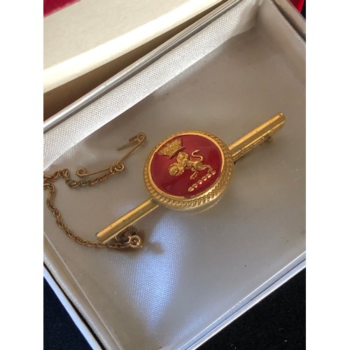 41 - Gold plated Tie pin and chain with Lion under crown