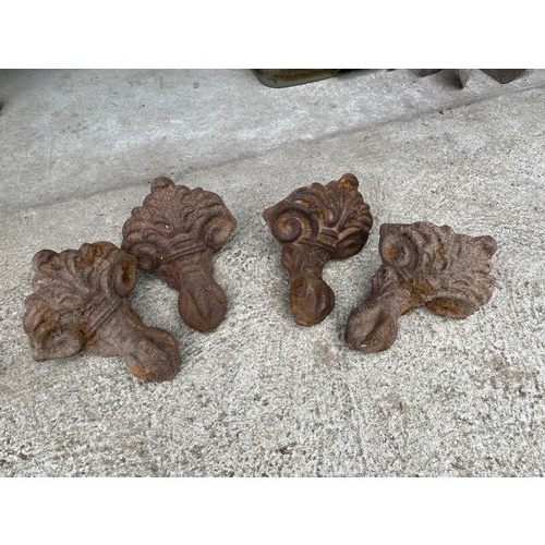 145 - Set of 4 Victorian claw and ball , Cast iron bath feet