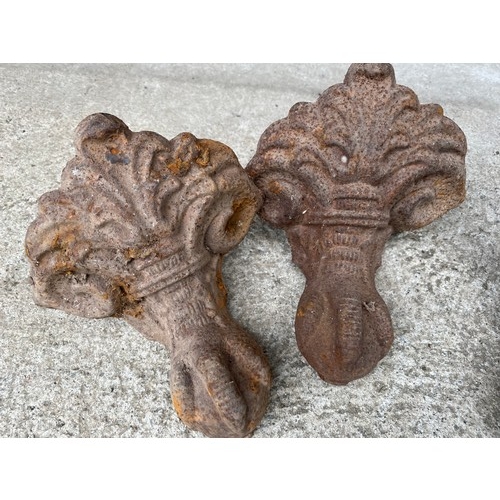 145 - Set of 4 Victorian claw and ball , Cast iron bath feet