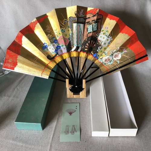 154 - Oriental fan and stand complete with box and instructions