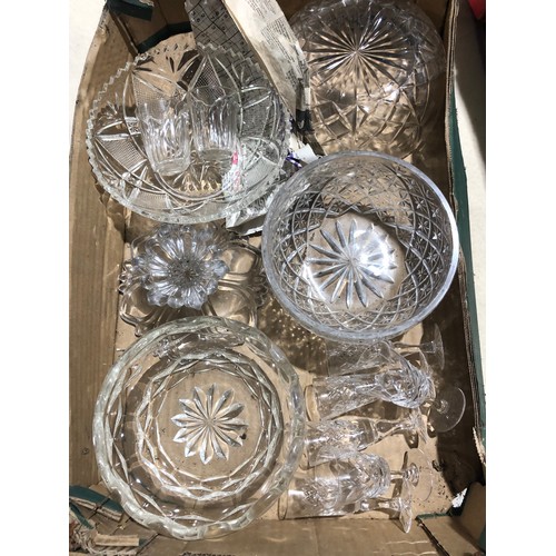 174 - Collection of glass including bowls