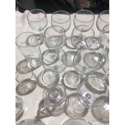 177 - Collection of clear glass to include wine & shot glasses
