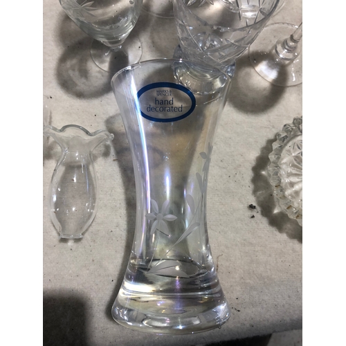177 - Collection of clear glass to include wine & shot glasses