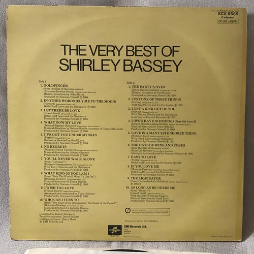 35 - The very best of Shirley Bassey. 20 fabulous tracks. EMI Columbia SCX6569