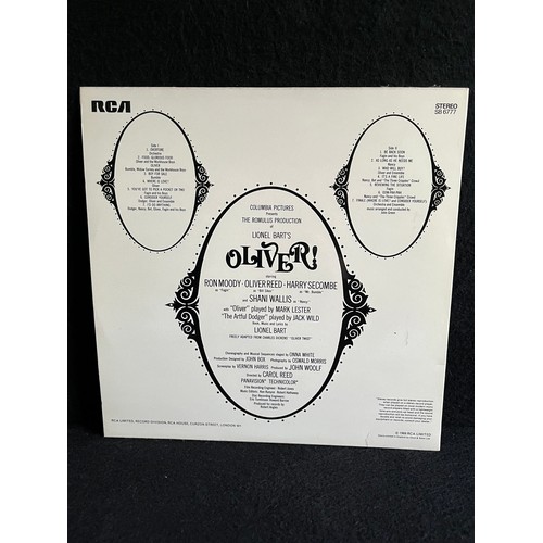 217 - Oliver,  originals soundtrack recording, RCA, Victor. SB 6777, stereo