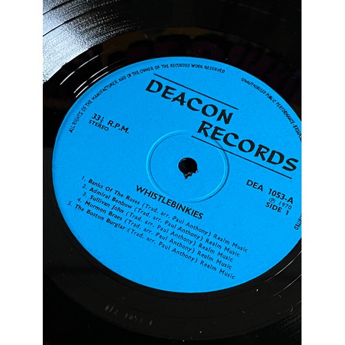 1032 - The whistlebinkies. Deacon records, DEA1053