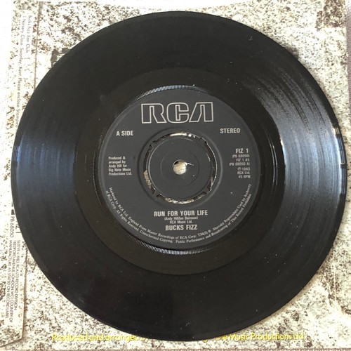 111 - Bucks fizz. Run for your life / Shoot me through the heart. Single RCA FIZ1