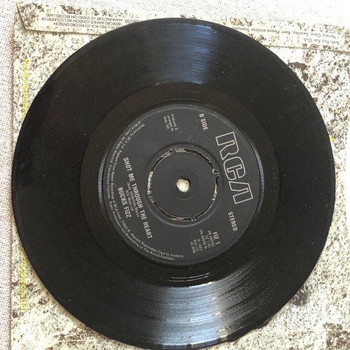 111 - Bucks fizz. Run for your life / Shoot me through the heart. Single RCA FIZ1