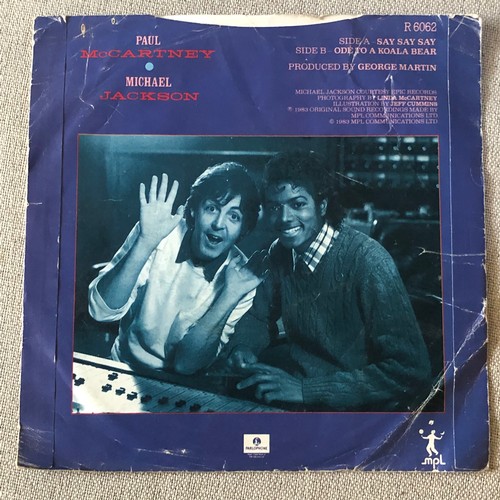 113 - Paul McCartney and Michael Jackson. Say say say / Owed to the Koala bear. Single R6062 Parlophone