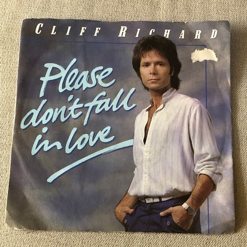 118 - Cliff Richard. Please don’t fall in love / Too close to heaven. EMI 5437