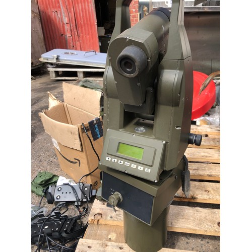 42 - MOD - Leica GLPS Gun Laying and Positioning System with spares and accessories as pictured. Working ... 