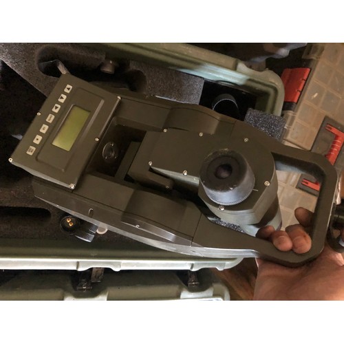 42 - MOD - Leica GLPS Gun Laying and Positioning System with spares and accessories as pictured. Working ... 