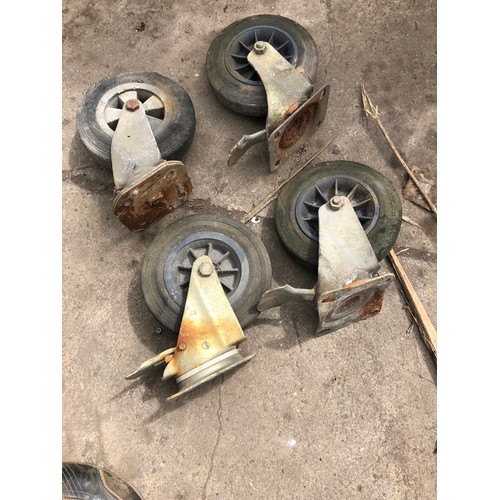 121 - MOD -  Set of 4 caster wheels.