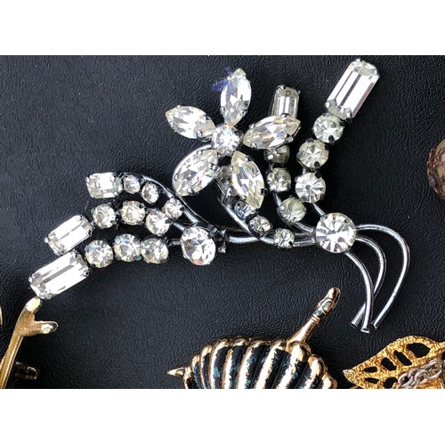 1 - Collection of vintage costume jewellery